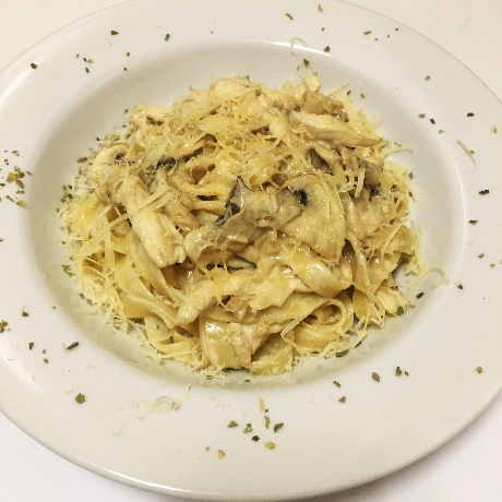 Фетучіні з грибами і куркою